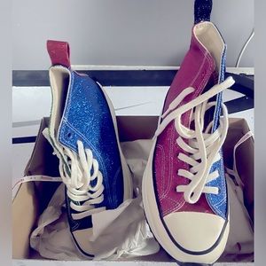 Barely worn colorful women’s sneakers!